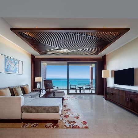 Pullman Oceanview Sanya Bay Resort & Spa Exterior photo