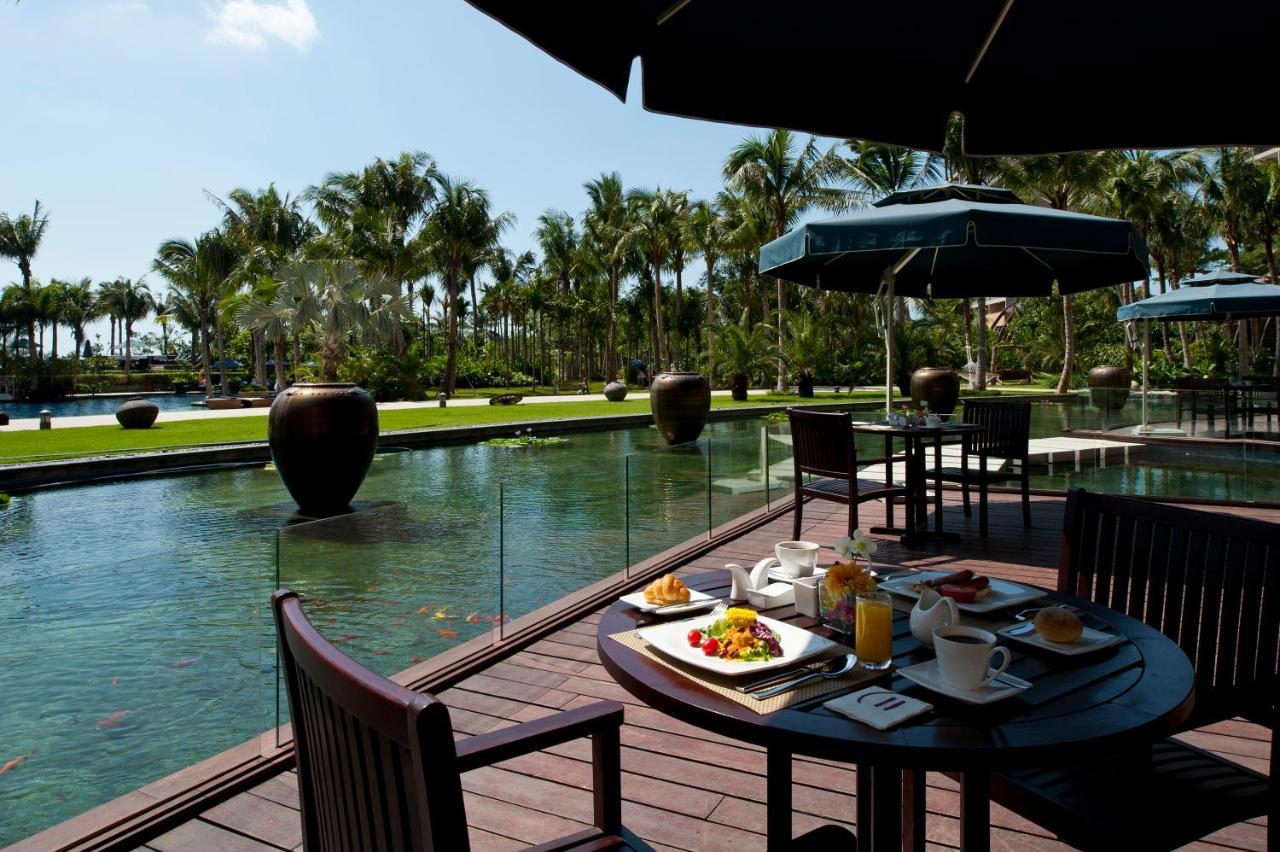 Pullman Oceanview Sanya Bay Resort & Spa Exterior photo