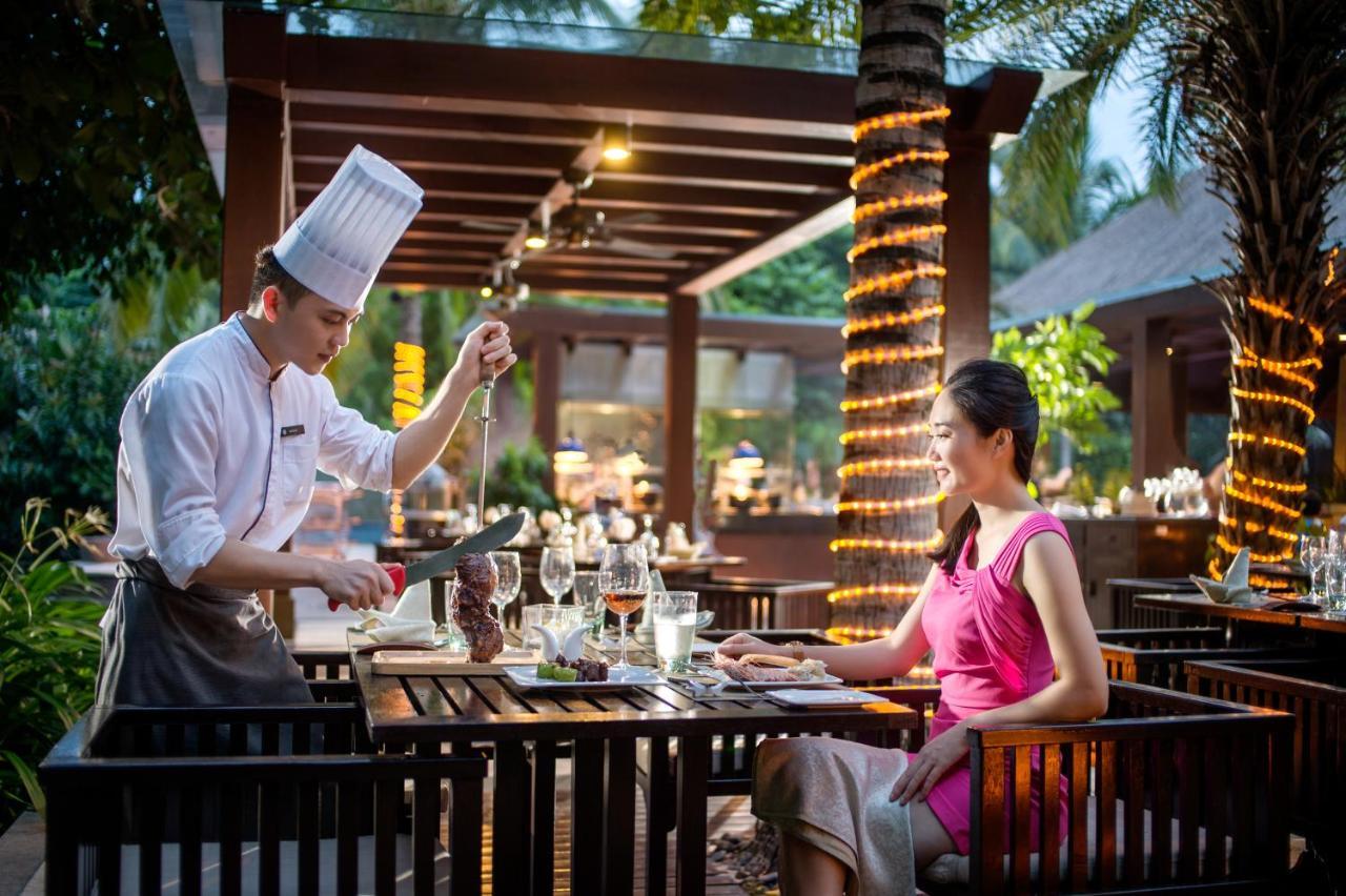Pullman Oceanview Sanya Bay Resort & Spa Exterior photo