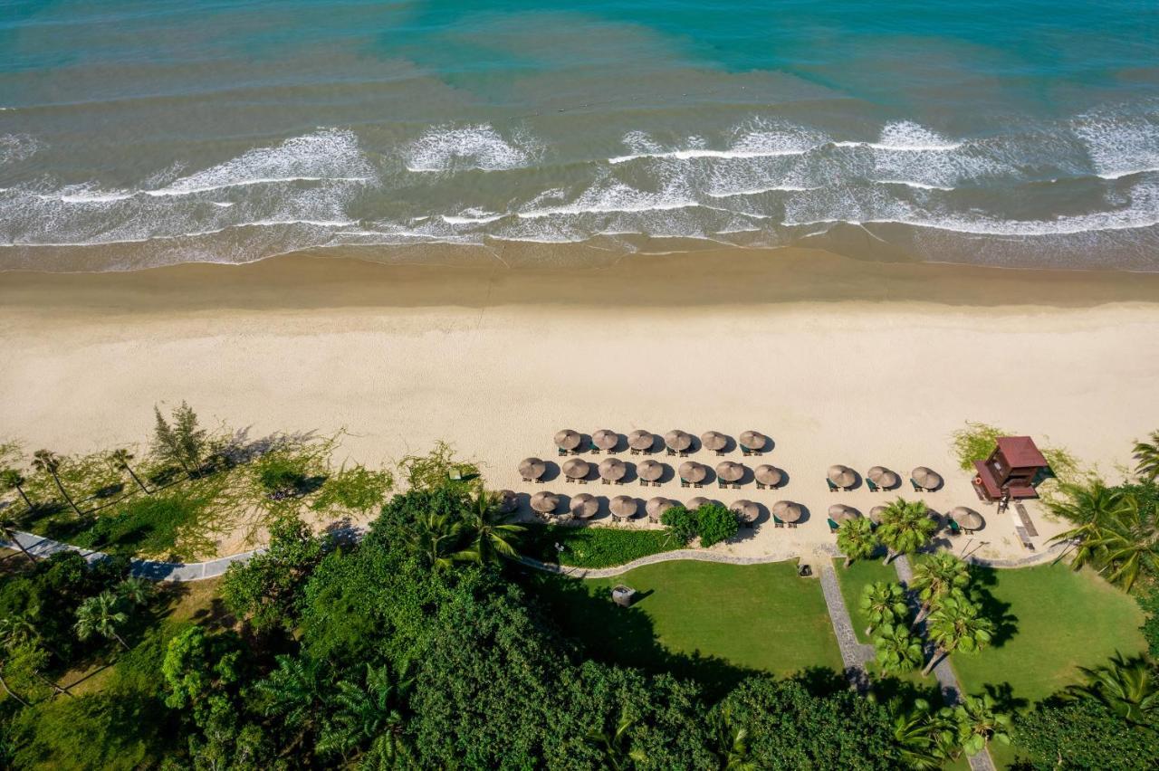 Pullman Oceanview Sanya Bay Resort & Spa Exterior photo