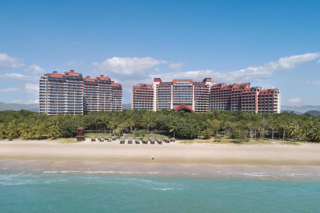 Pullman Oceanview Sanya Bay Resort & Spa Exterior photo