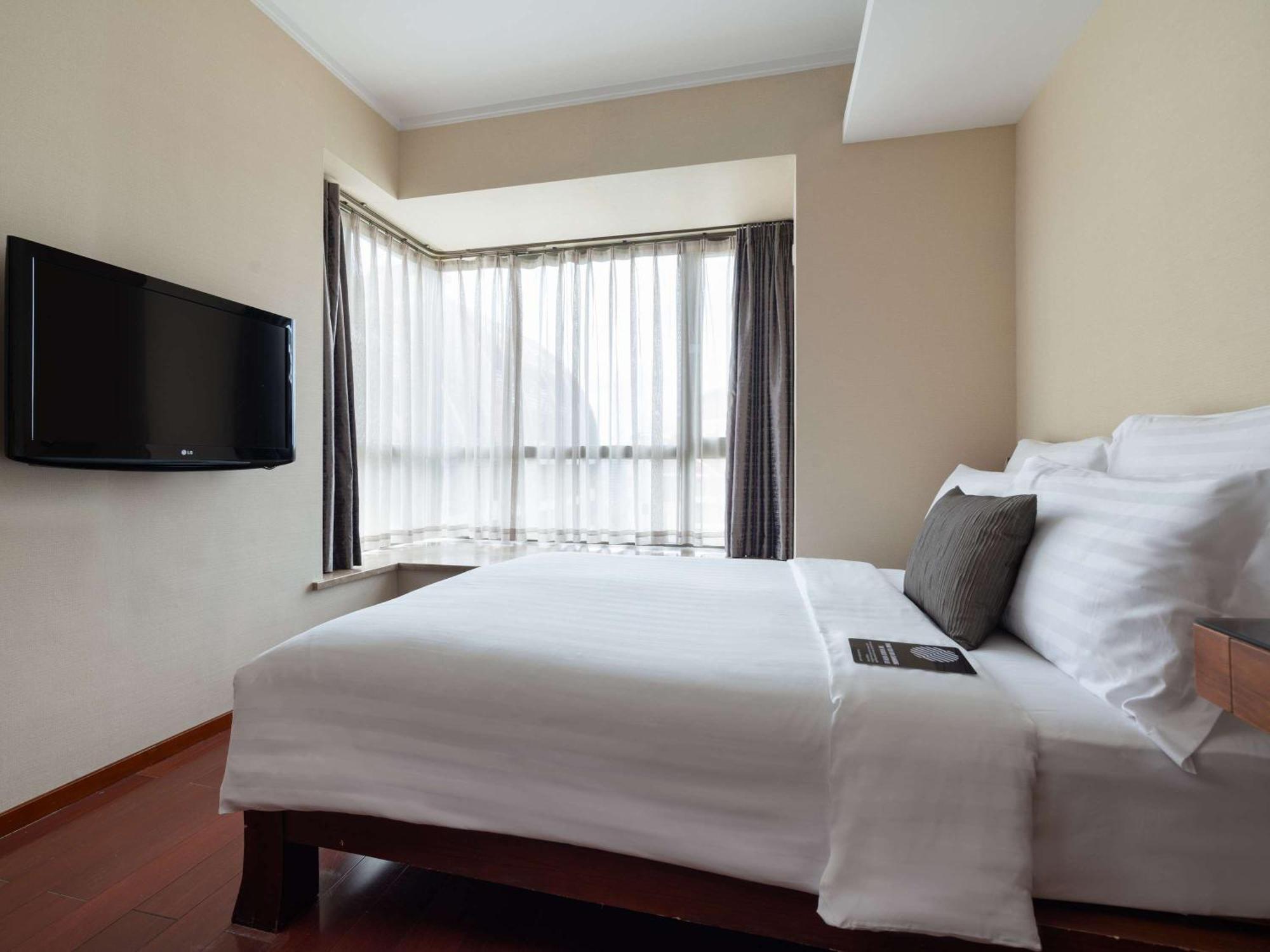 Pullman Oceanview Sanya Bay Resort & Spa Exterior photo