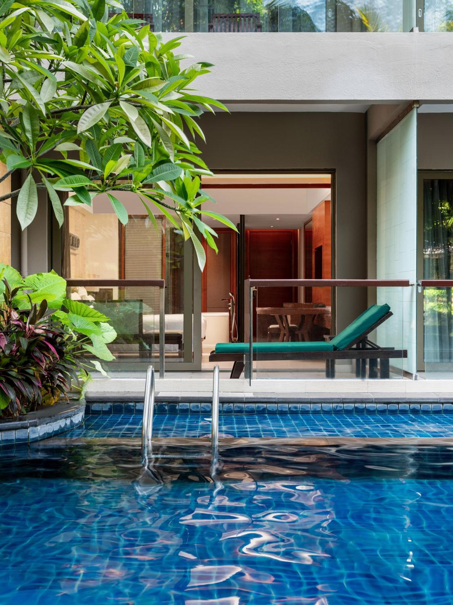 Pullman Oceanview Sanya Bay Resort & Spa Exterior photo